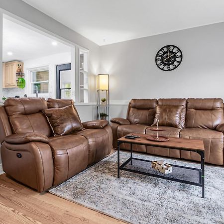 Beautiful 2 Bdr South Shore Montreal ลองกัยล์ ภายนอก รูปภาพ