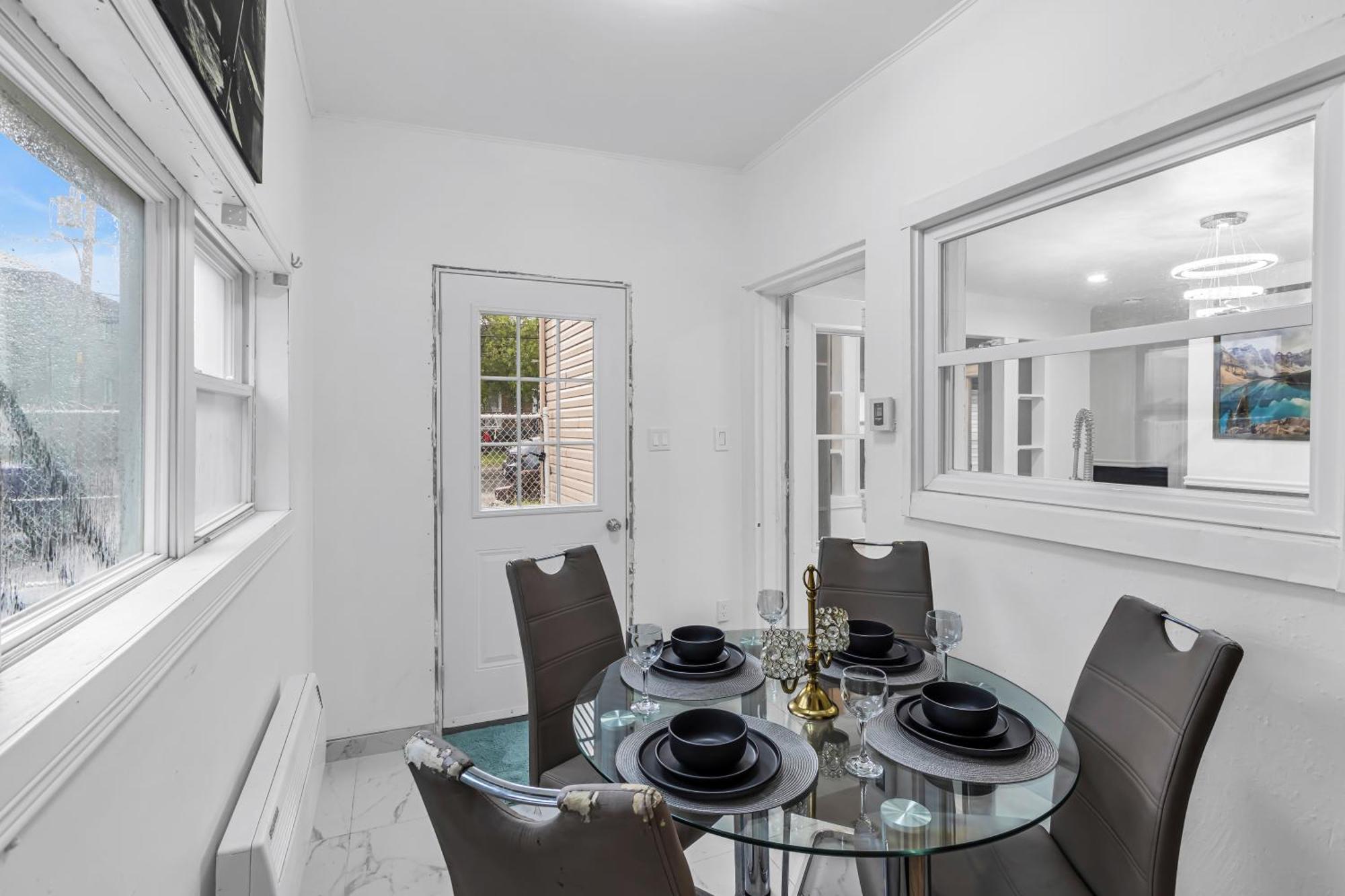 Beautiful 2 Bdr South Shore Montreal ลองกัยล์ ภายนอก รูปภาพ