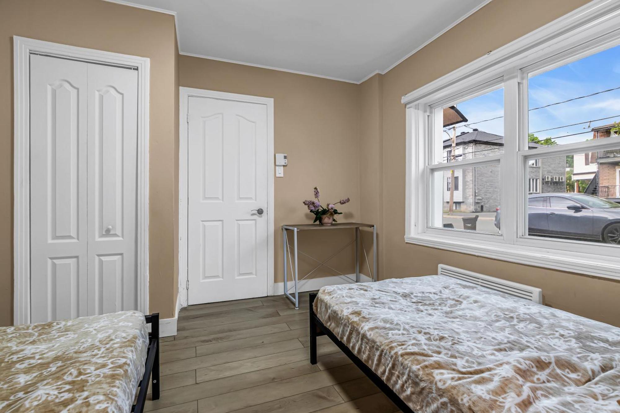 Beautiful 2 Bdr South Shore Montreal ลองกัยล์ ภายนอก รูปภาพ
